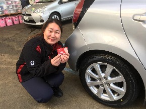 画像に含まれている可能性があるもの-1人、スマイル、車、屋外.jpeg