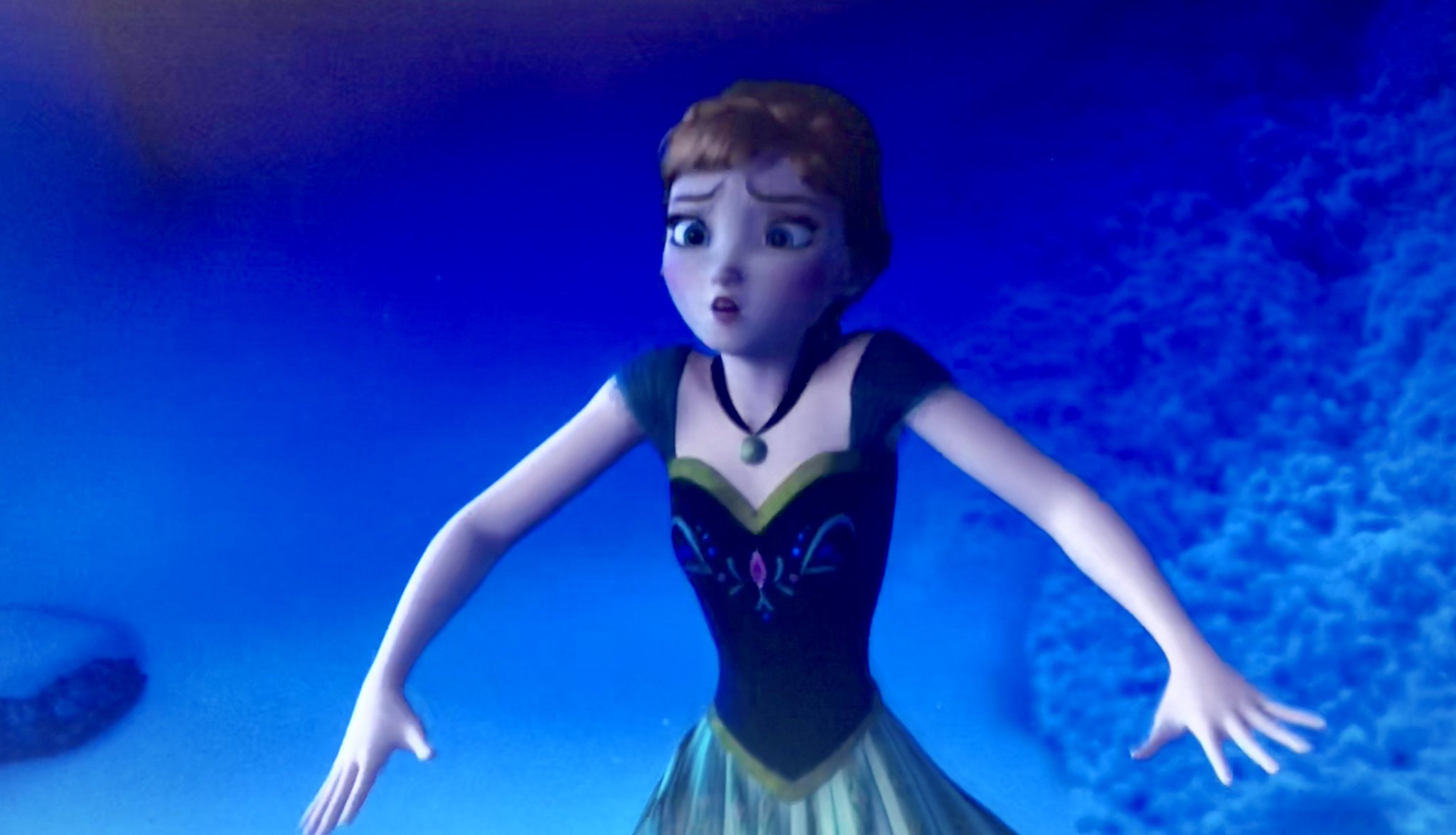 アナ凍っちゃう凍っちゃう