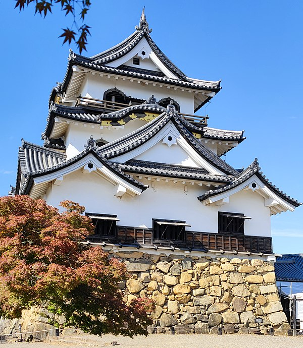 彦根城の天守閣.jpg