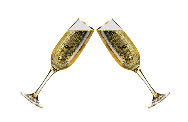 champagne-glasses-1899909_640.png