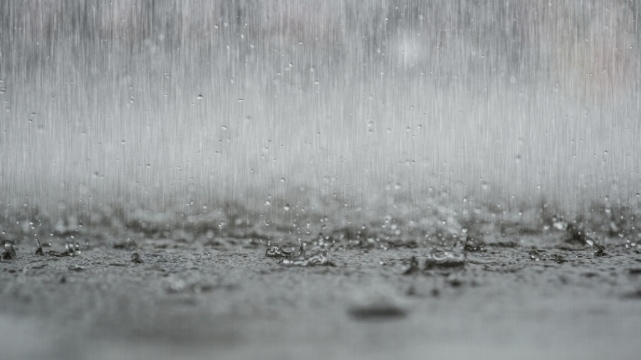 豪雨.jpeg