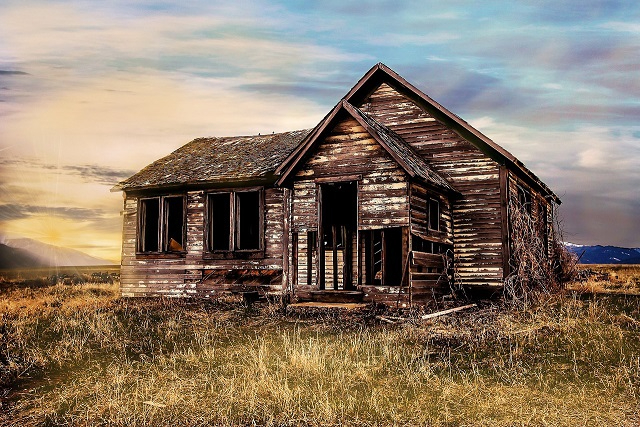 old-farmhouse-g139240790_640.jpg