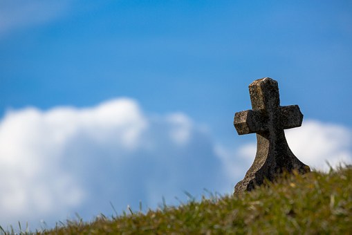 grave-674443__340.jpg