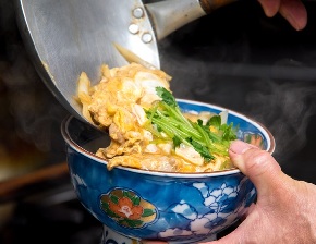 親子丼お店のできあがり.jpg