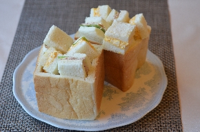 サンドウィッチ食パンくり抜き.jpg