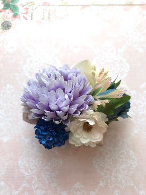 purple mum corsage1.JPG