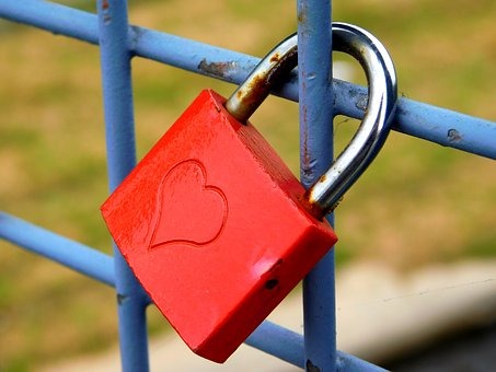 love-castle-1802029__340 2.jpg