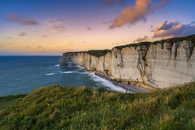 cliff-5436923_640.jpg