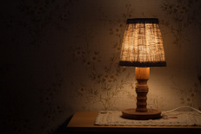 night-table-lamp-843461_1280.jpg