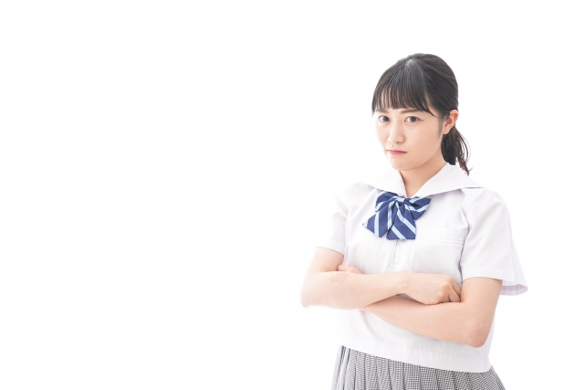 中学生女子怒る.jpg