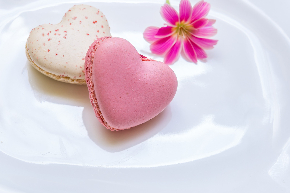 macarons-5148503_1920.jpg