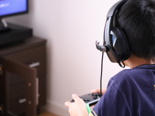 オンラインゲーミング小学生s.jpg
